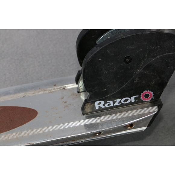 Razor A Kick Scooter Silver Aluminum Folding Scooter Fully Functional Red Grips - Picture 5 of 11